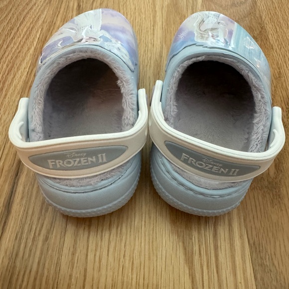 Disney crocs - Picture 2 of 4